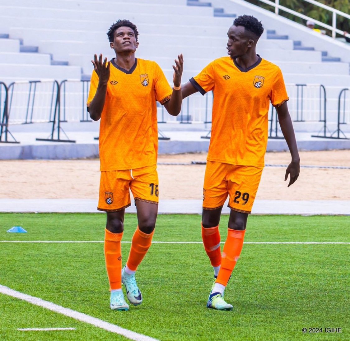 Bugesera_fc's tweet photo. Fulltime results Day 7
#RPL
@SCKiyovuSports 1-2 @Bugesera_fc 

                                       ⚽️Gilbert Bibe 
                                        ⚽️Ssentongo Farouk https://t.co/NGcYCREH1b