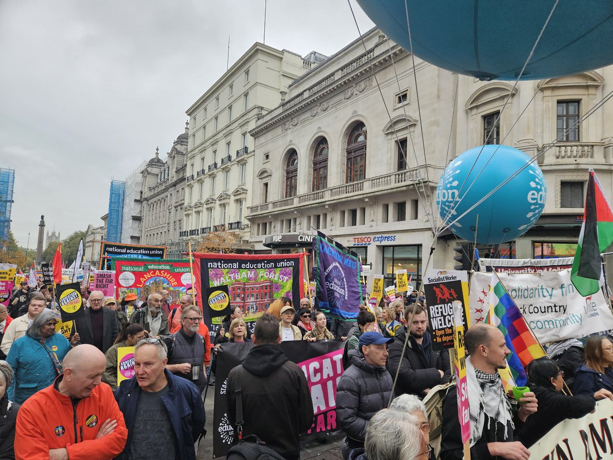 So proud of our union, our staff and members. 

Today, educators stood up to the rise of the Far Right in Britain. 

Our movement is one of hope, Robinson's one of despair.

Black and white united.