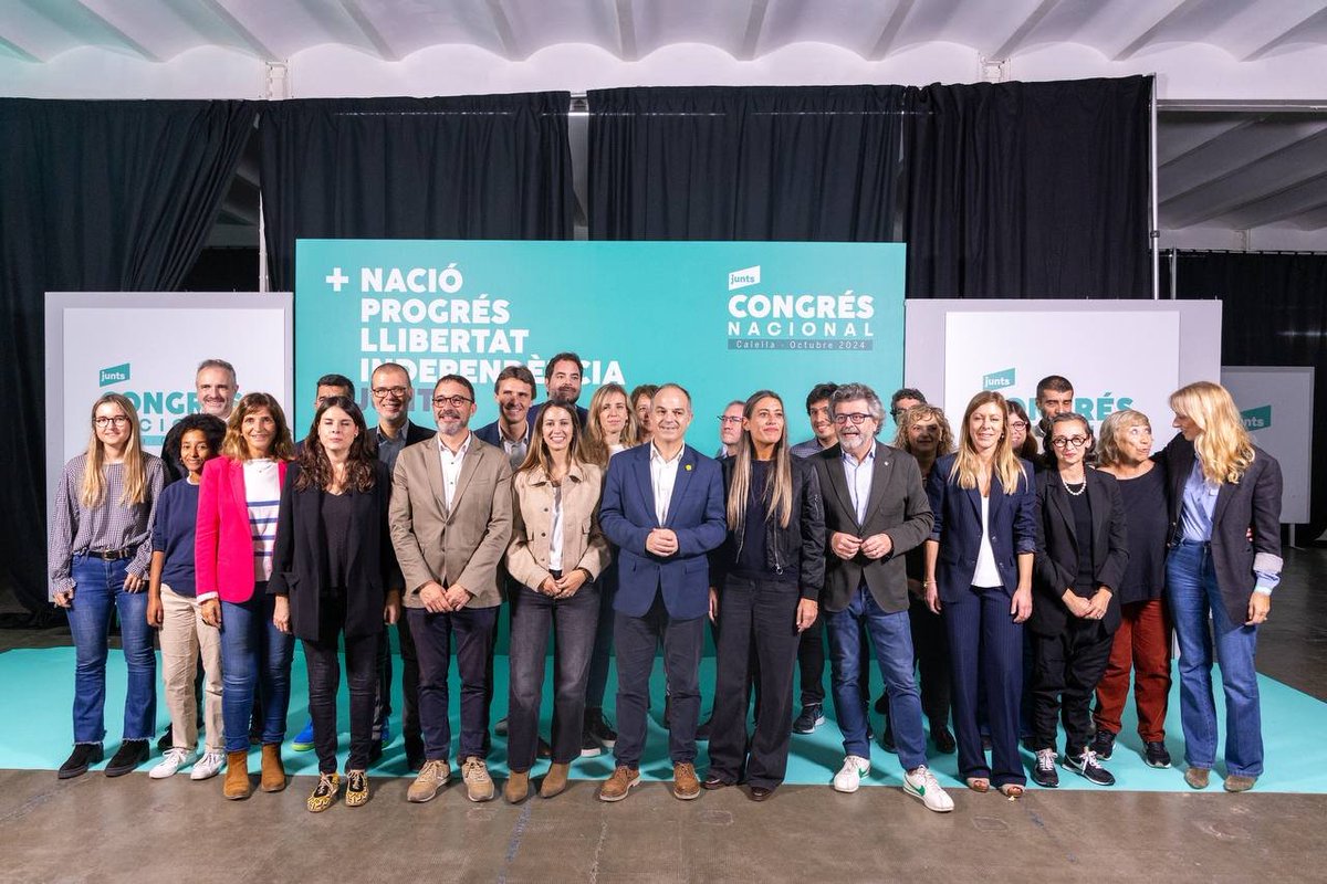 JuntsXCat's tweet photo. 📸 La candidatura encapçalada pel president @KRLS i el secretari general @jorditurull per dirigir Junts per Catalunya!
✅ Encara som aquí, per liderar l'alternativa de país!
➕Nació➕Progrés➕Llibertat➕Independència.
#CongrésJunts https://t.co/xPgaXpqo2y