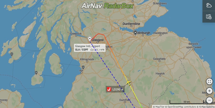 airlivenet's tweet photo. Today Jet2 #LS190 declared an emergency on approach to Glasgow https://t.co/OIdLXIww8x @RadarBoxCom https://t.co/RidedBwoPj