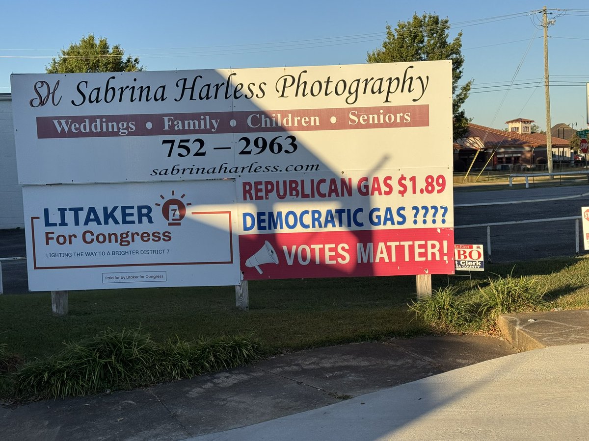 NoldRiley's tweet image. “ Sorry sir, Biden only lets us sell Democratic Gas” 😔