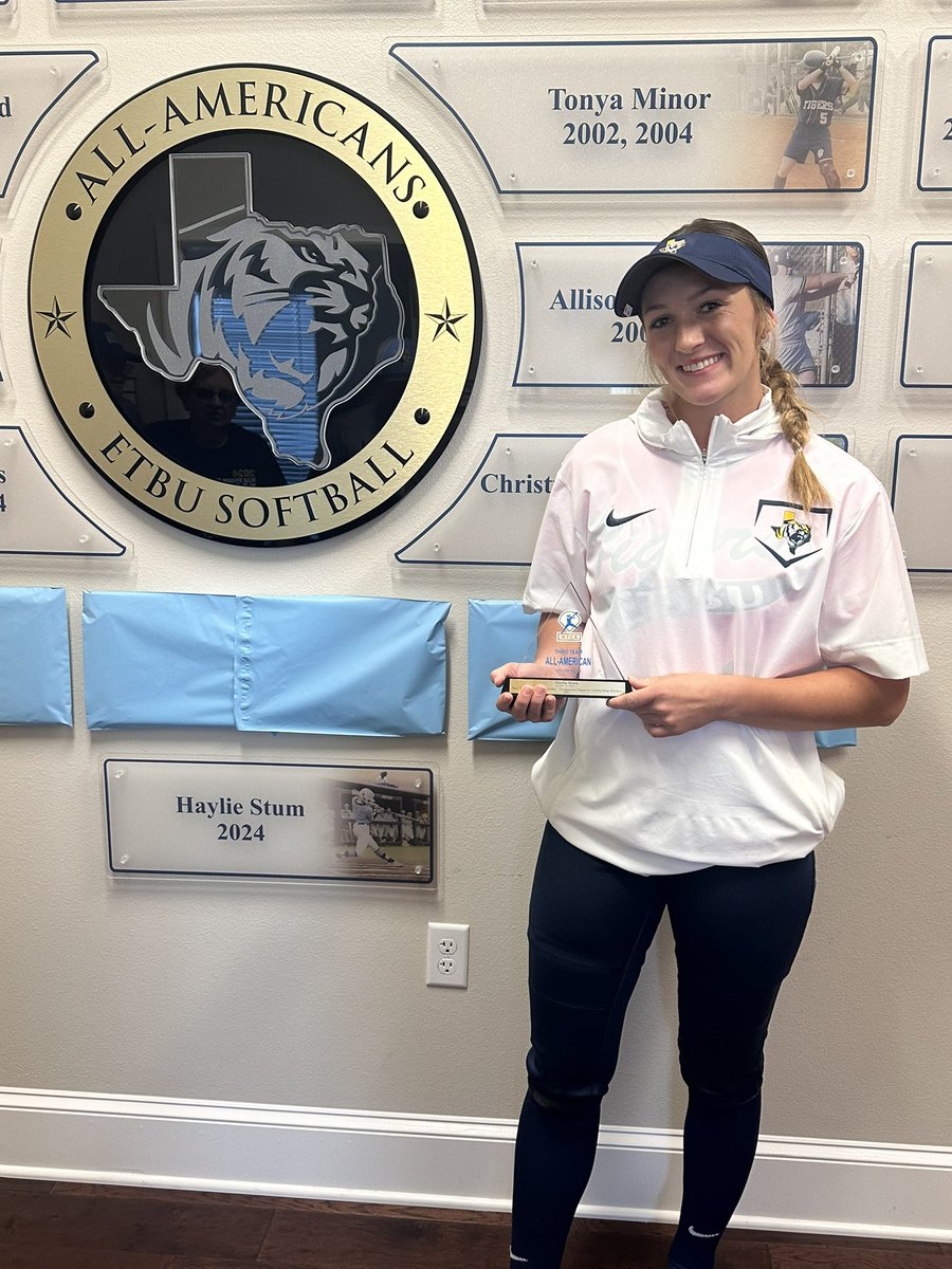 StumTami's tweet photo. All- American unveiling this morning!! Congratulations Hay @hayliest28     ❤️❤️ https://t.co/7xz6wHxCvp