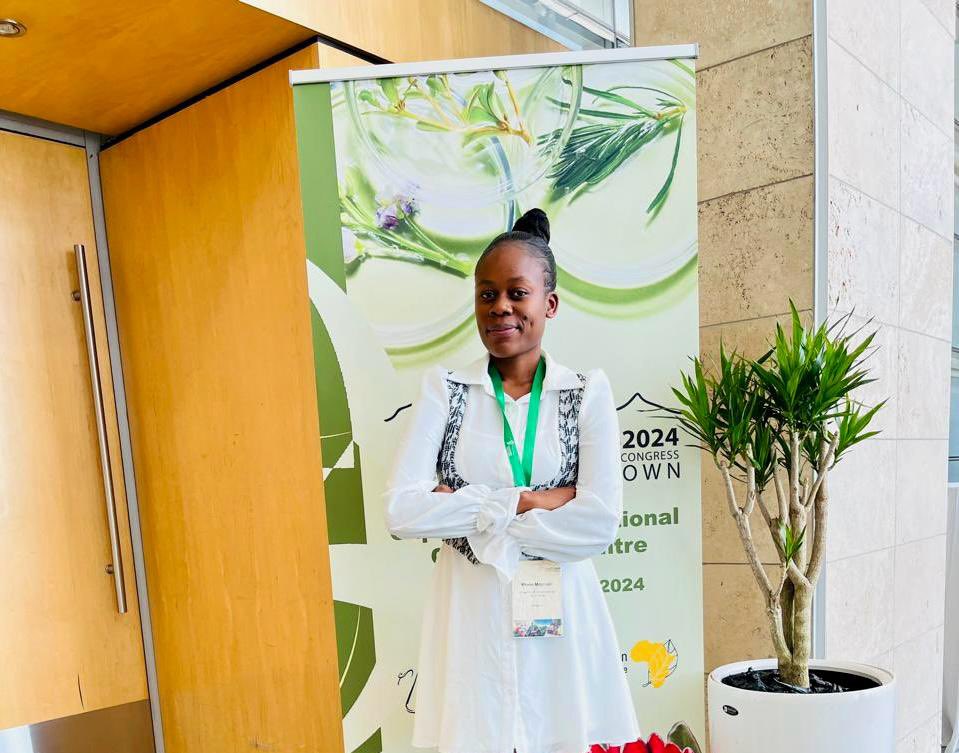 Imbewu_MG's tweet photo. Happening now! @Witty77902772 and @Anathi__ are proudly representing us at #ISEAPSS2024. Anathi recently presented her MSc research, highlighting her expertise in drug discovery. 

@EMN_MSA @NRF_News @go2uj @MetabolomicsSA_ @sascienceforum 

#DrugDiscovery #Ethnopharmacology https://t.co/J92WRuoAZu