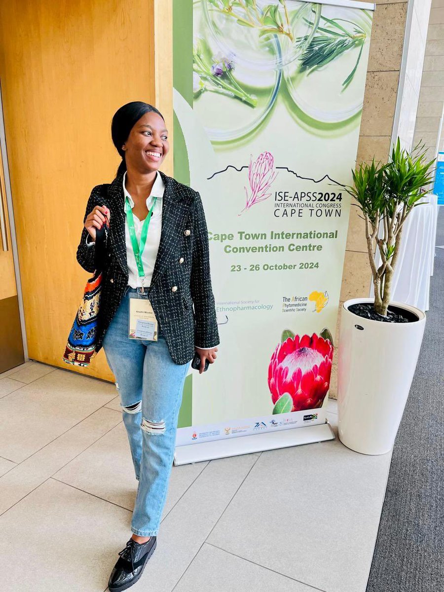 Imbewu_MG's tweet photo. Happening now! @Witty77902772 and @Anathi__ are proudly representing us at #ISEAPSS2024. Anathi recently presented her MSc research, highlighting her expertise in drug discovery. 

@EMN_MSA @NRF_News @go2uj @MetabolomicsSA_ @sascienceforum 

#DrugDiscovery #Ethnopharmacology https://t.co/J92WRuoAZu