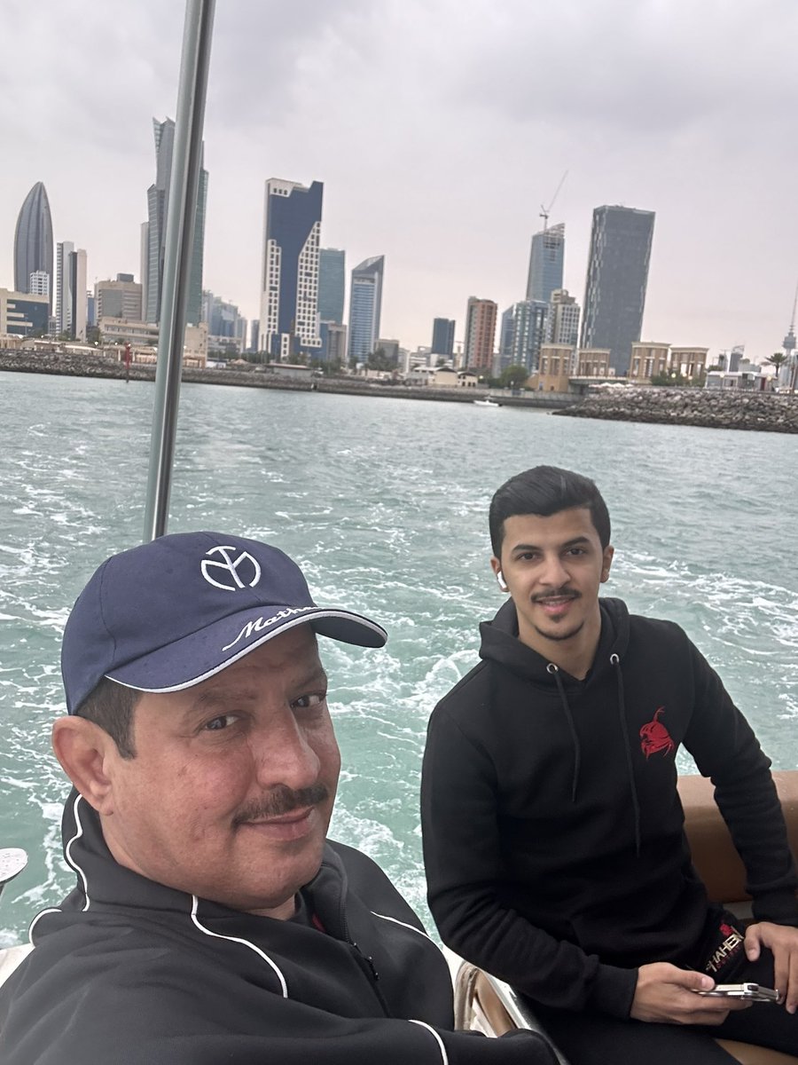 اذا تبي يومك يكون حلو .. ضروري تطلع مع واحد حلو

مع الغالي على قلبي " عبدالرحمن "