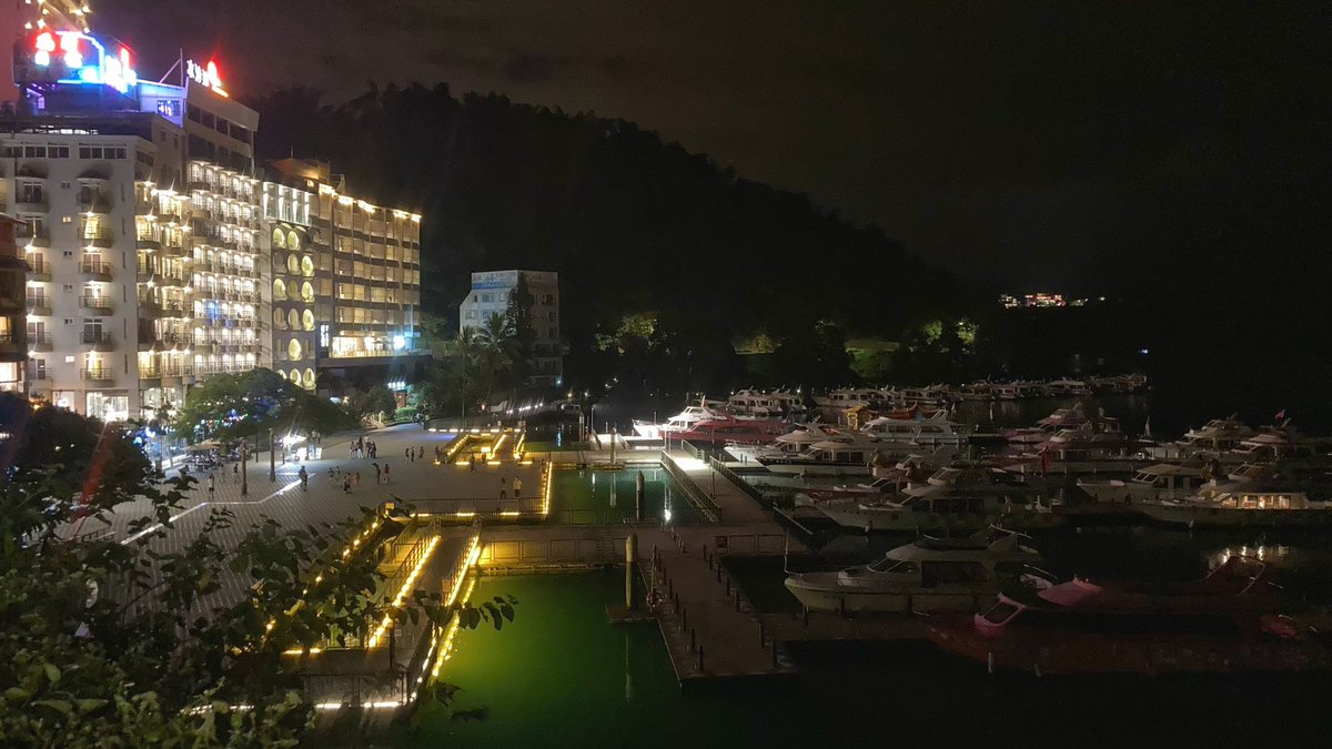 Cae la noche en el Lago del Sol y la Luna… 
#日月潭