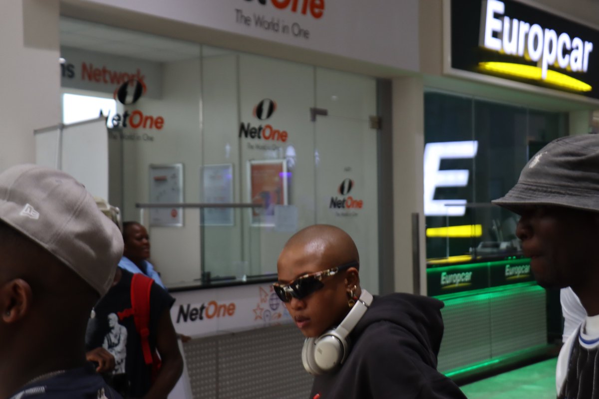 NetOneCellular's tweet photo. International artists have landed and are making their first stop at the NetOne shop at Robert Mugabe Airport for SIM cards and data to stay connected.
Next stop? NetOne @263CultureFest ! 🎉
#NetOne #263CultureFest #Mthunzi #OneMoney #Moozlie #ThuliP #Blxckie https://t.co/xHlxpzTmk5