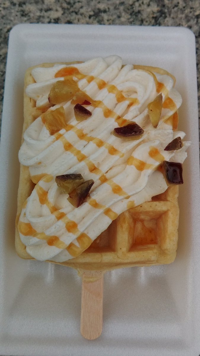 Hiroyazawa_EL's tweet photo. 遅ればせながら、今日初めてイモッフルさつまいもクリームを頂きました。
とても美味しかったです😋
#イモッフル
#CafeGOODDAY
#ちふれASエルフェン埼玉 https://t.co/Mq9iUPEwFr