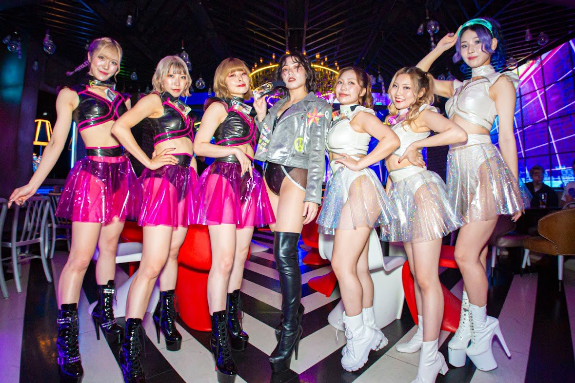 Cyberpunk_Girls's tweet photo. 【shooting📷】

CPG集合写真📸 

先日 @kujira_ke にてお披露目された
"super stars"の新作showcaseは
11月にまた再演されるのでお楽しみに✨

#CYBERPUNKGIRLS
#CYBERPUNK https://t.co/iGAGVZ7VTc