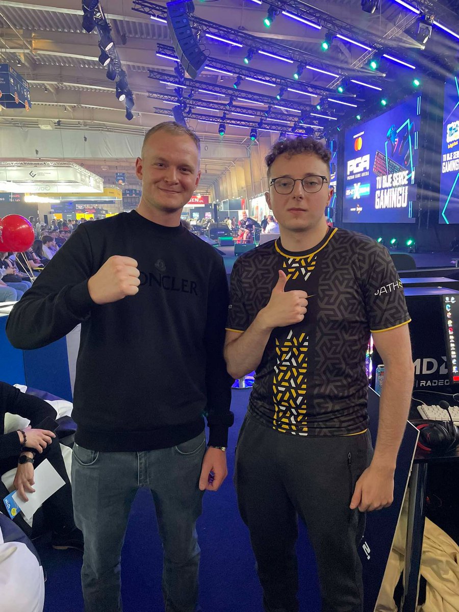 ThunderFlash tweet media