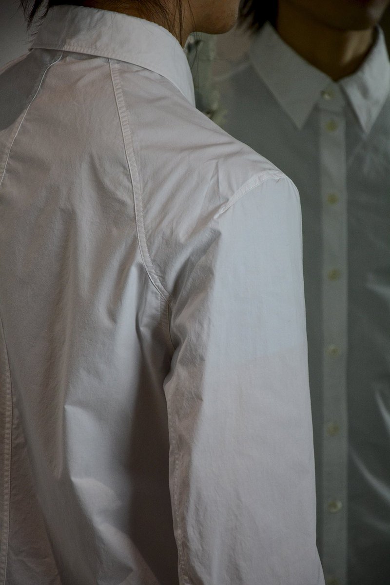 Lift_DAIKANYAMA's tweet photo. CAROL CHRISTIAN POELL
"EXCLUSIVE PRODUCTS"

CM/2610 THWHSH/1
CLASSIC BACK RAGLAN SHIRTS

1番タイトフィッティングで、従来のC.C.Pらしさを感じる完璧なシャツです。

This is the first tight fitting and perfect shirt that feels like a traditional C.C.P. style.

@Lift_DAIKANYAMA https://t.co/p6kJpwv7Sw