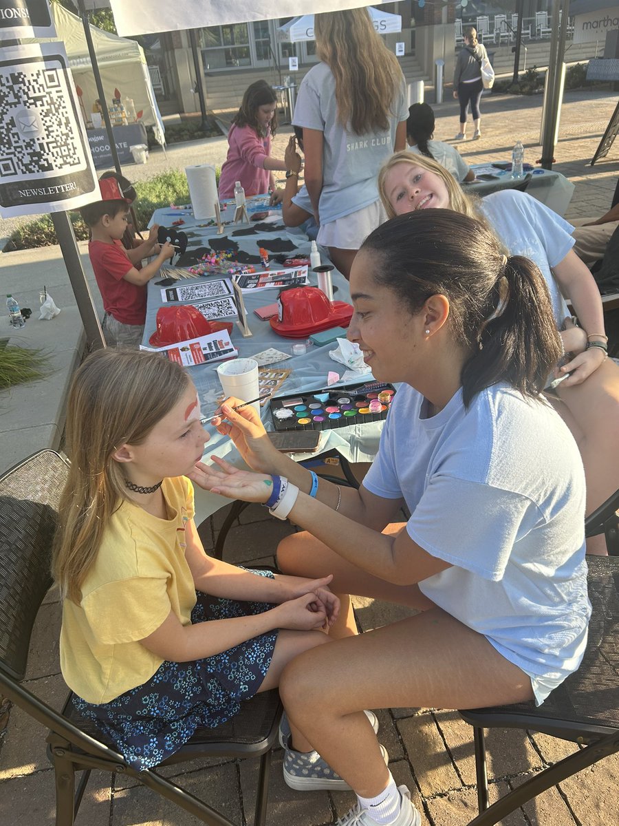 NSHSTheLink's tweet photo. Thanks to the city of Sandy Springs for partnering with the student community coalition “Shark Club” by providing a kid’s corner for the community.  We appreciate our partners!! @SandySpringsGA @FCS_NSHS_Princ @FultonCoSchools @MelodyKelleyPhD https://t.co/crEB37J1V7