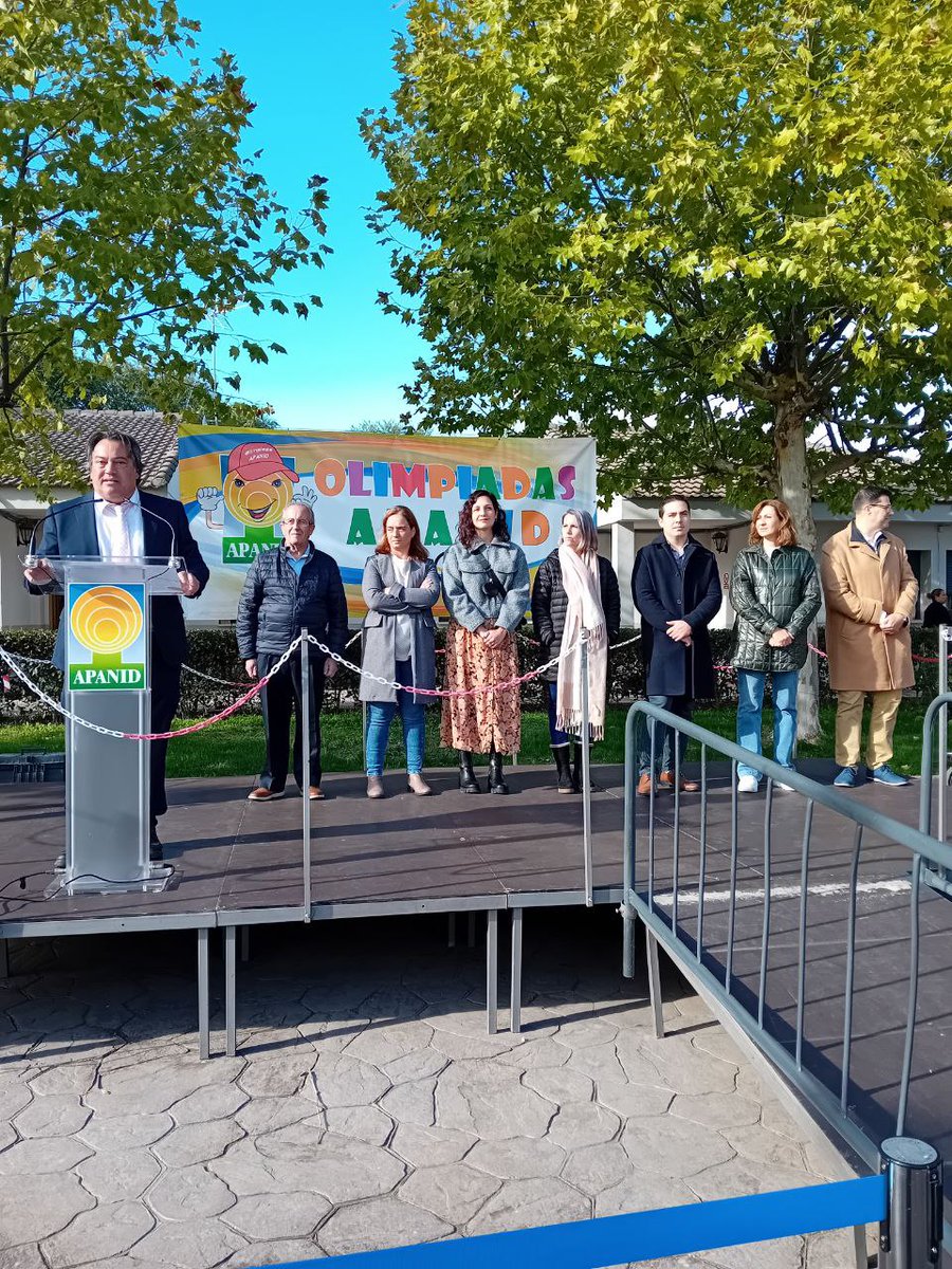 alba_leo's tweet photo. Una mañana llena de emociones en la entrega de premios de las olimpiadas de Apanid.
 ¡Sigamos construyendo una sociedad más inclusiva! https://t.co/I1ELKLRDIy