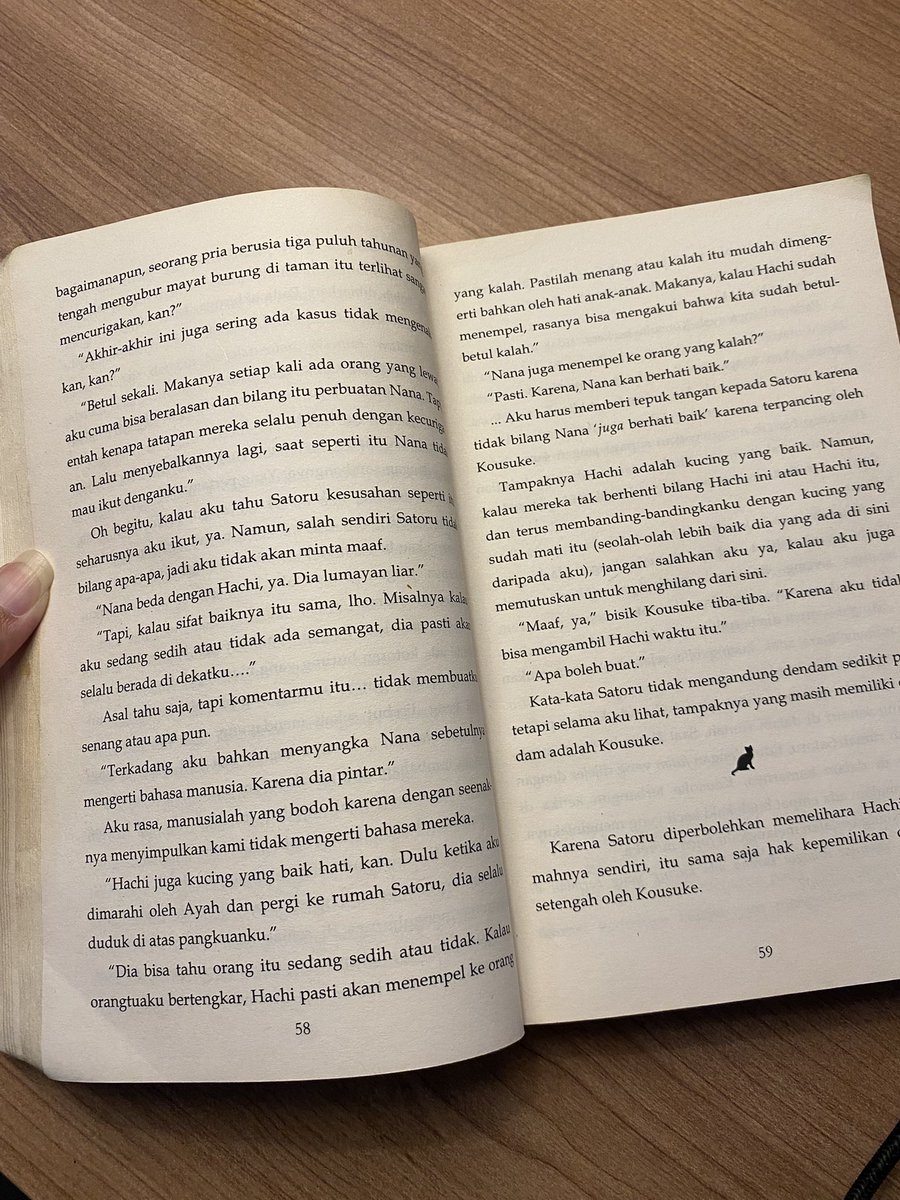 pruciaa's tweet photo. Apakah ini masuk #OcToBeRead krn udah mau November
°❀⋆.ೃ࿔*:・ The Travelling Cat Chronicles
°❀⋆.ೃ࿔*:・ Hiro Arikawa
°❀⋆.ೃ࿔*:・ 363 halaman https://t.co/lPeCzvOAbS