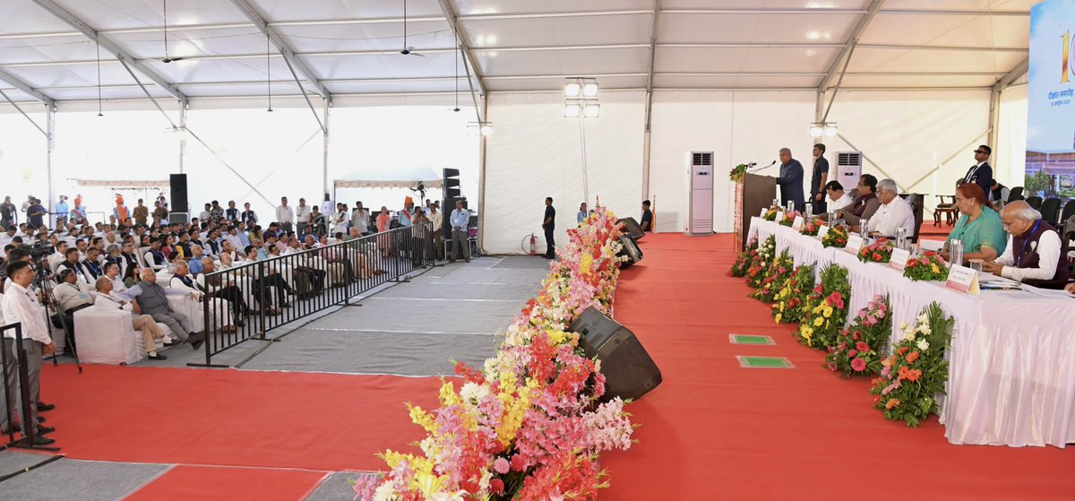 VPIndia's tweet photo. Hon'ble Vice-President, Shri Jagdeep Dhankhar addressed the students and faculty members of IIT Jodhpur today. 

@iitjodhpur #IITJodhpur @gssjodhpur @JogarampatelMLA @rammadhav_ @AvinashKAgarwal https://t.co/gxZhlvfcQx