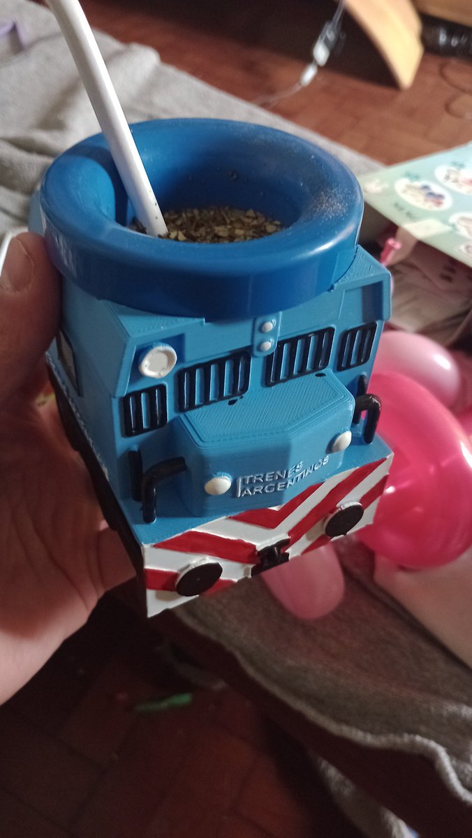 Trenes argentinos y mate ✊. <a href="/rieles_arg/">Rieles Argentinos</a>
