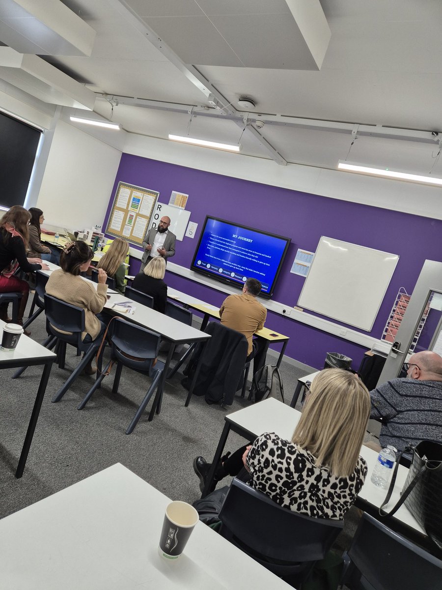 researchEDMK's tweet image. Farham Adam on leadershift!