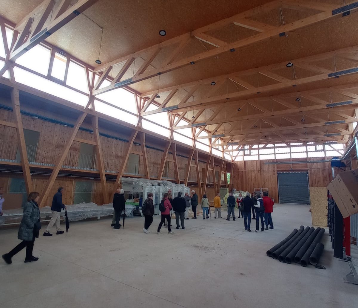 easolsones's tweet photo. 👩🏻‍🏫 Enguany, des de l’#EASolsonès acollim la trobada de personal en actiu i jubilat del Servei de Formació Agrària (@agriculturacat)!

✔️ Visita a les instal·lacions del centre
✔️ Visita al @ctforestal 
✔️ Visita al Hub Forestal de #Catalunya (#Olius)

#XarxaEASolsonès https://t.co/SExAFoDzAB