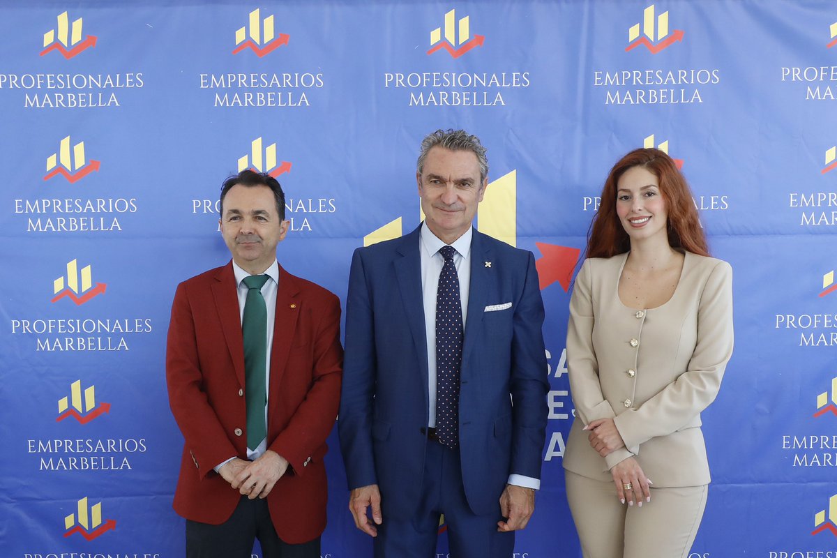 ClubEPMarbella's tweet photo. Almuerzo con la conferencia del periodista de Canal Sur don Javier Ronda. https://t.co/BcHIHM7cOx