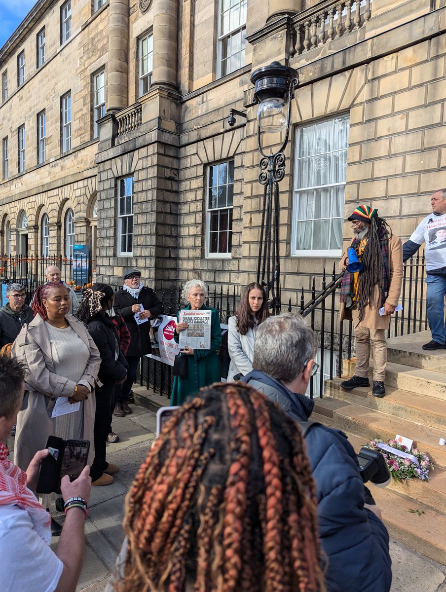 Palestinian Solidarity Campaign moved their march in solidarity with today's memorial 💜 what a beautiful gesture