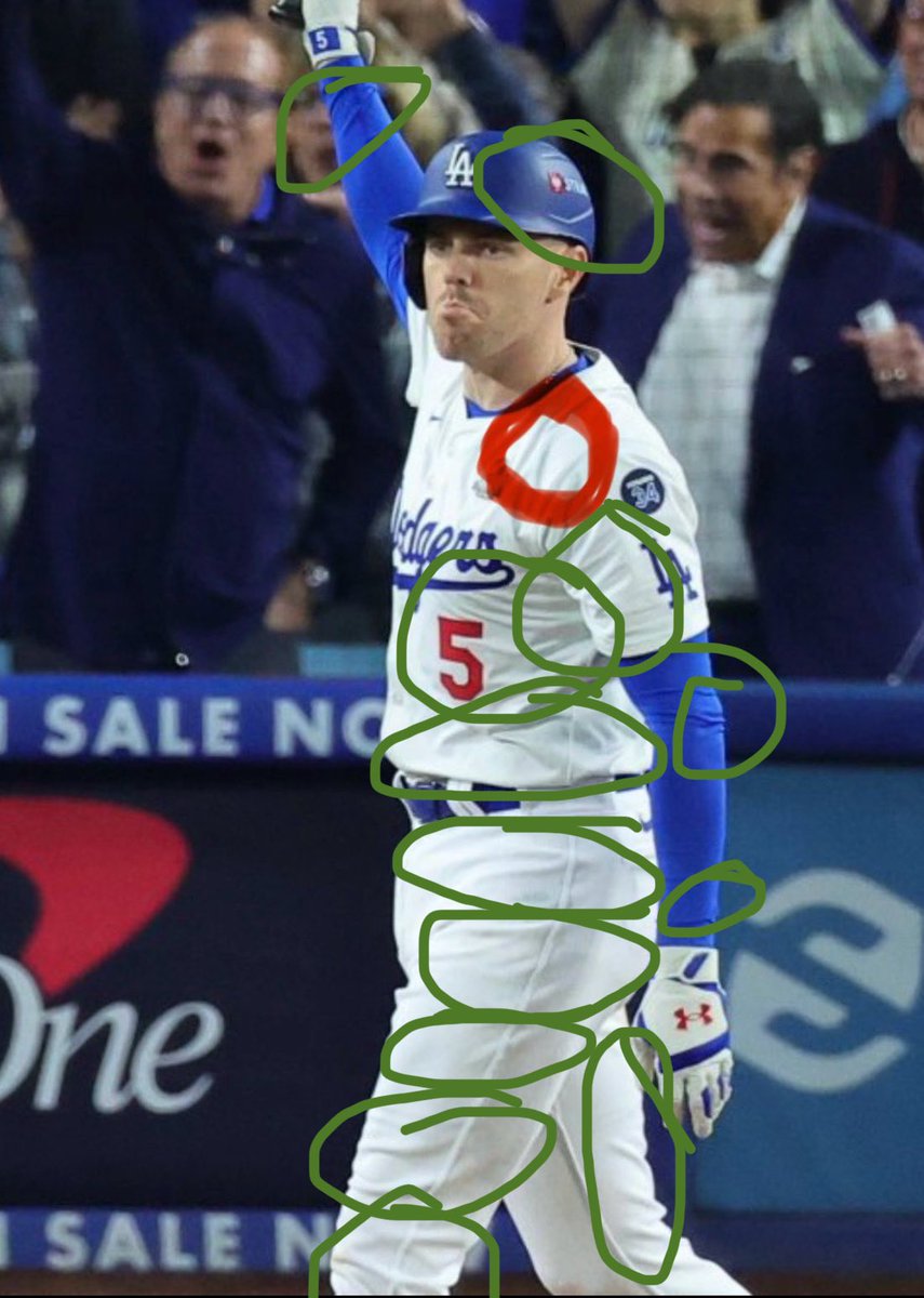 onemanarmydave's tweet photo. @BenOndaTop WOW his body is full of them!!! 😆 🙄 he must have been buzzing all over! https://t.co/3Q4NbQU4qS