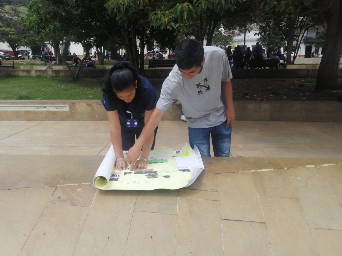 nelcyeacevedop's tweet photo. #Práctica_PsicologiaSISSU
Cartografía Social y Caractetizacion Vendedores Informales ubicados en el Parque Principal de la ciudad de Pamplona.
@ElOIRdelaRegion 
@BlancoNatalia10 
@psicodiyer 
@UnadZcori 
@OIRZonaOriente https://t.co/IBxJw9o63J