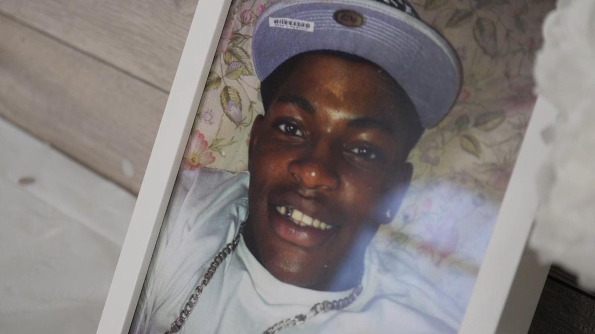 ArchRose90's tweet image. Here we have career criminal Chris Kaba.

We also have Rhiannon Skye Whyte, who was murdered by a small boat migrant, allegedly over a packet of biscuits.

Rhiannon hadn’t received any statements from MPs, no demands to ensure it won’t happen again. The wrong priorities.