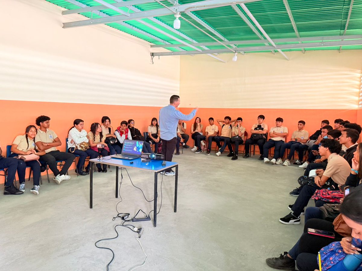 CMR Capital (@2_cmr) on Twitter photo Taller: Finanzas Personales y Criptoeconomía a los alumnos de la UE Liceo Padre Machado de <a href="/FeyAlegriaVE/">Fe y Alegría Venezuela</a>
La vía del progreso y adopción masiva correcta pasa por la educación 🇻🇪
Gracias por el apoyo a @laprofecripto
#generandoculturacripto Taller: Finanzas Personales y Criptoeconomía a los alumnos de la UE Liceo Padre Machado de <a href="/FeyAlegriaVE/">Fe y Alegría Venezuela</a>
La vía del progreso y adopción masiva correcta pasa por la educación 🇻🇪
Gracias por el apoyo a @laprofecripto
#generandoculturacripto