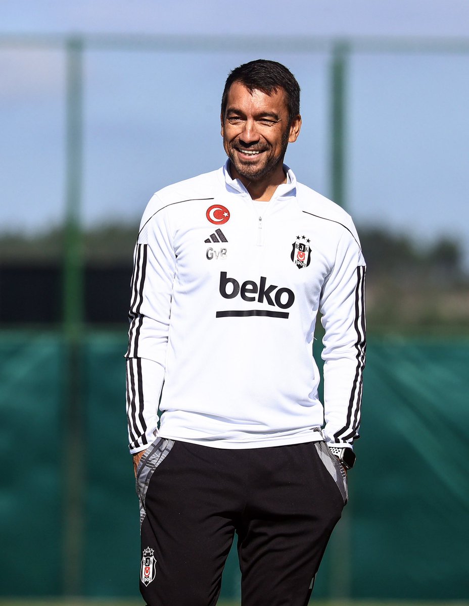 😁 GvB <a href="/The_real_Gio/">Gio van Bronckhorst</a>