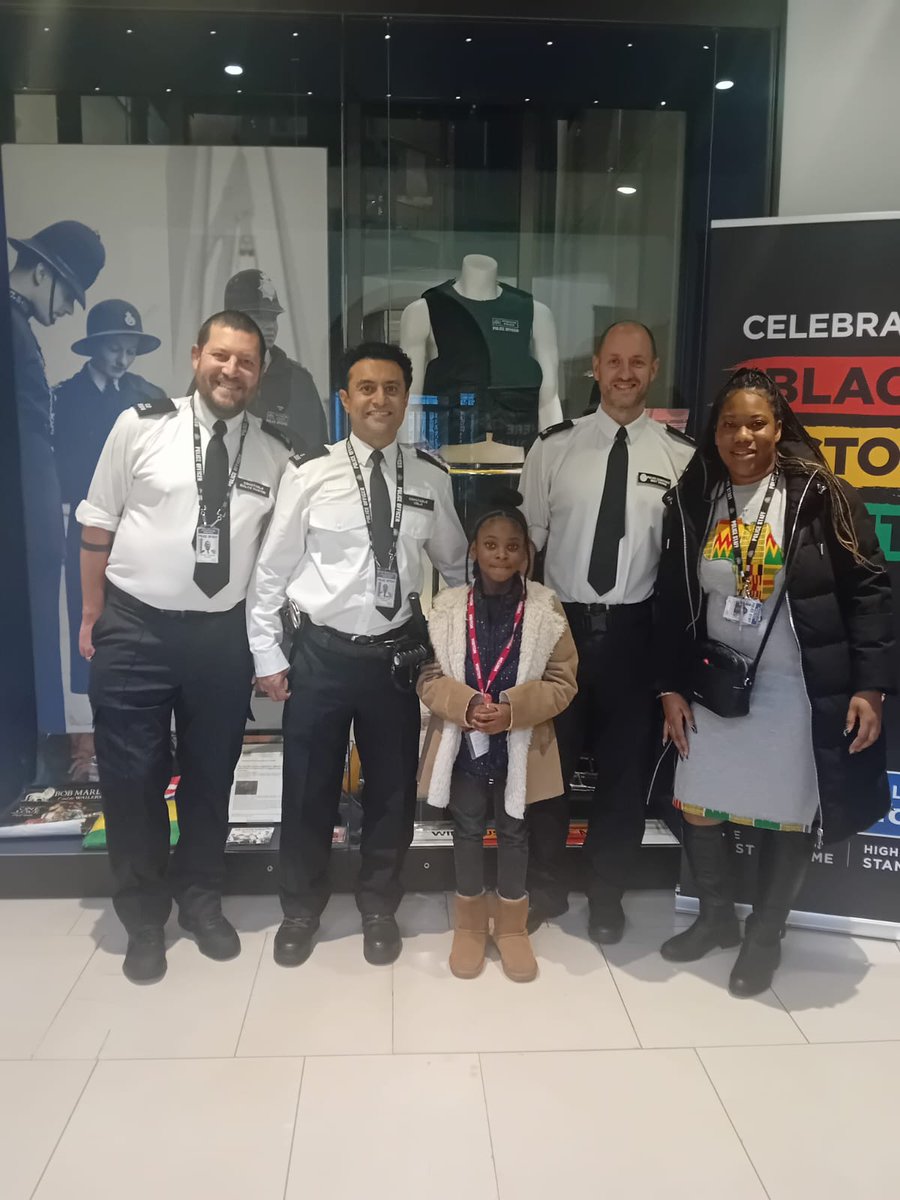 MetTaskforce's tweet photo. Taskforce at NSY this week giving young people a chance to spend a day in the boots of our officers. https://t.co/ZjFKZnaPnO