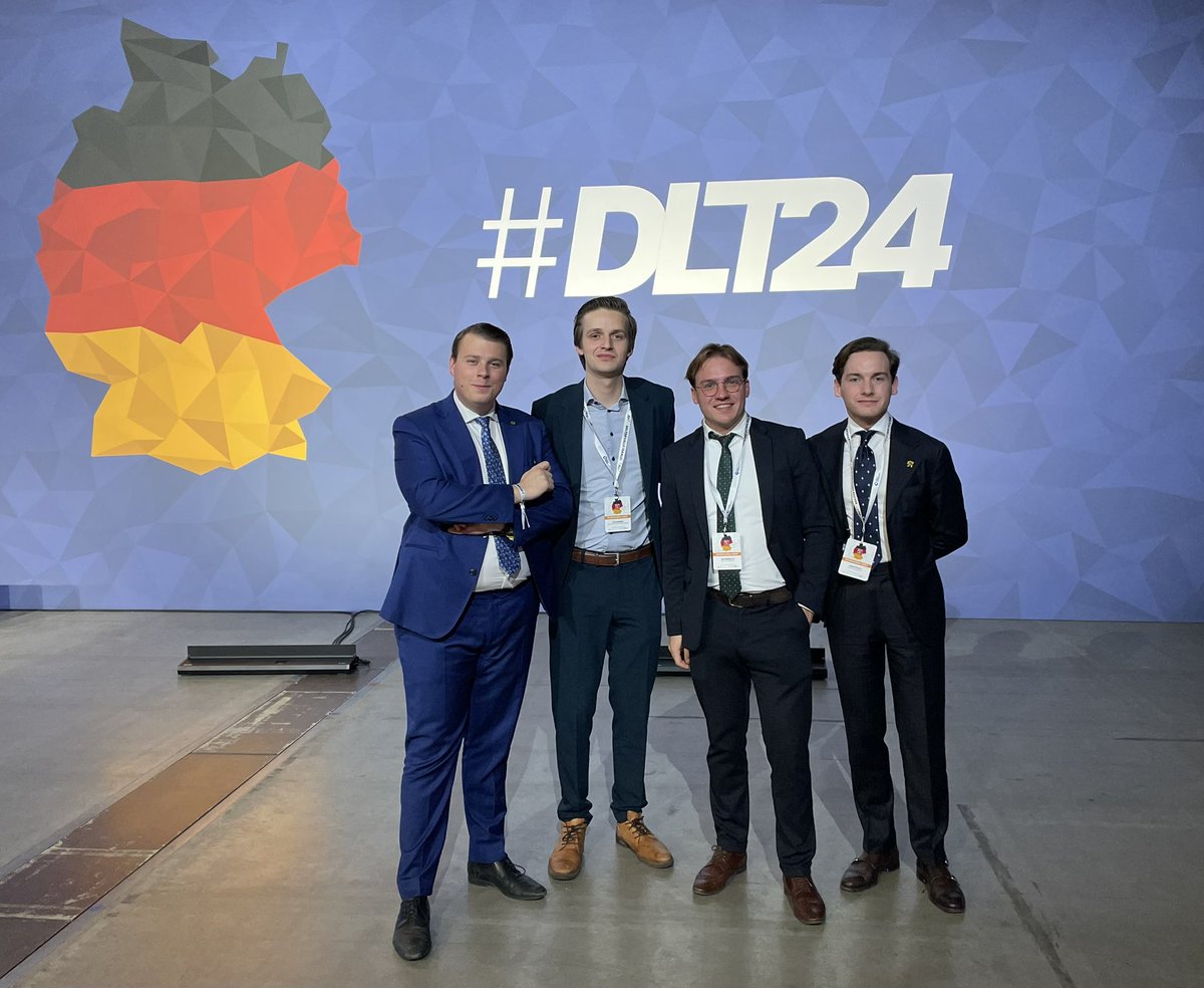 Met een sterke <a href="/Jongnva/">Jong N-VA</a> delegatie aanwezig op #DLT24 het jaarlijkse congres van <a href="/Junge_Union/">Junge Union Deutschlands</a>, de jongerenpartij van de CDU en CSU. Heel fijn om samen met de andere conservatieve volkspartijen van Europa te werken aan een welvarend en veilig continent.