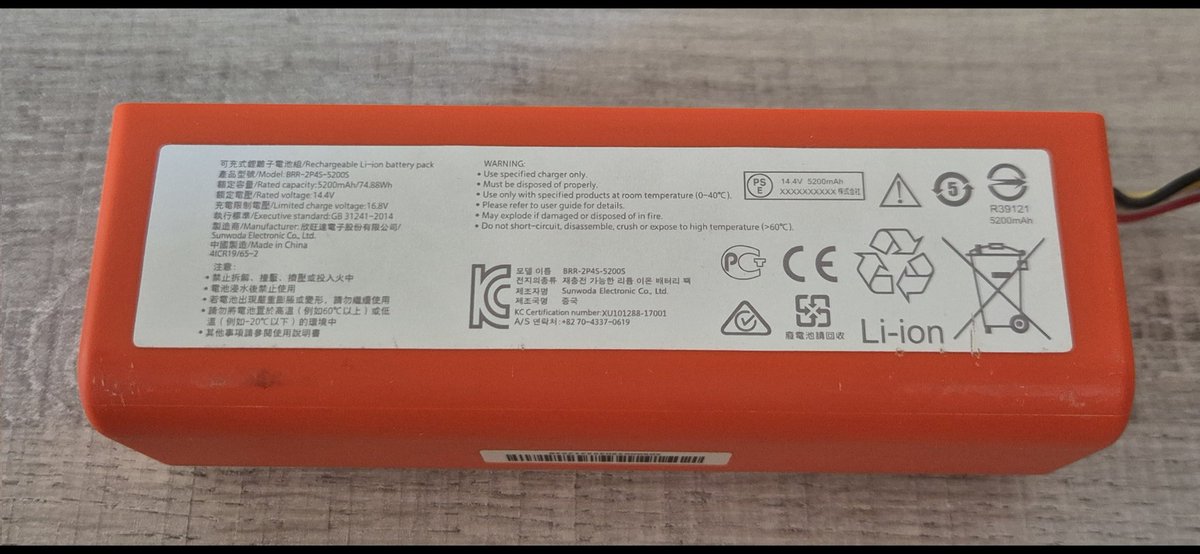 alperyz's tweet image. beşinci yılda pil ömrü bitti. 5200 mAh pille 90dk temizlik yapabiliyordu. $50&apos;a pil yenilendi. #roborockS5