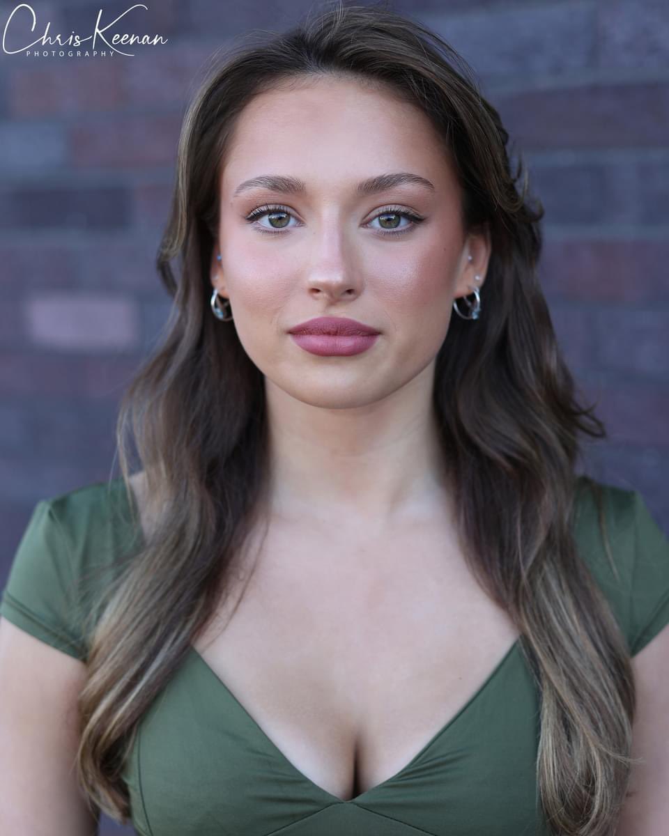 Great shoot with Jada in Newcastle 😃📸For your Newcastle #Headshots, send me a message. I'm here all weekend and also up every two weeks! chriskeenanheadshots.com
