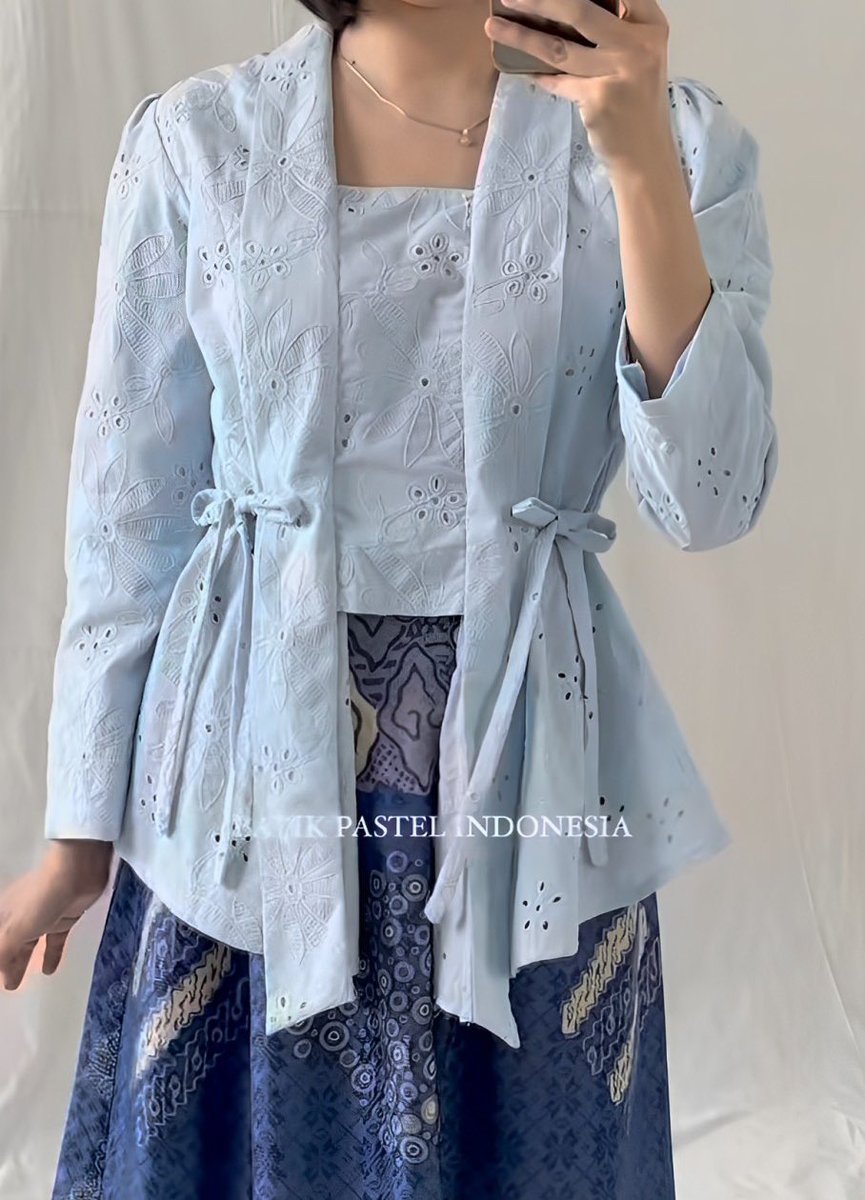myorensarea's tweet photo. batik store yang harus kalian lirik! cakep-cakep banget model batik nya. mereka juga menyediakan kain batik 🥹🫶 https://t.co/DPw7vO6ooE