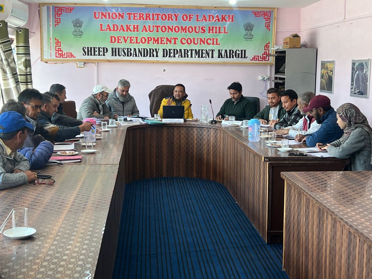 DIPR_Kargil's tweet photo. Director Sheep Husbandry Ladakh Dr Iftikhar Hussain begins three-day tour to Kargil District
@Info_Ladakh
@ddnewsladakh 
@DDNewslive 
@Info_Ladakh 
@airnewskargil https://t.co/wHNuuxA5op