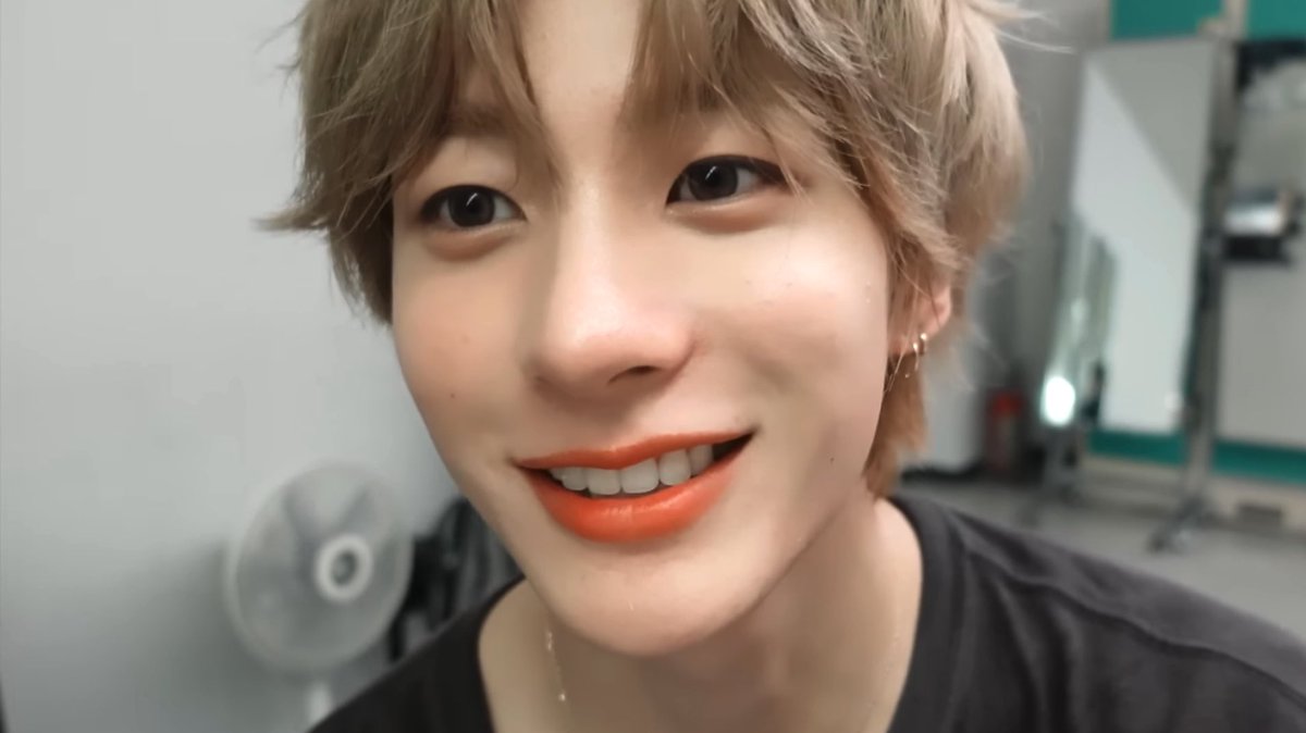 no one is prettier than anton lee