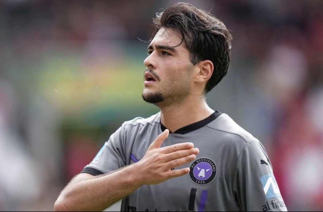 leylahamed's tweet image. UEFA have opened a disciplinary case against FC Midtjylland Turkish player Aral Simsir after he shouted “Free Palestine” during a game against Maccabi Tel Aviv.

The player was also attacked by the Maccabi squad in the tunnel after full-time.