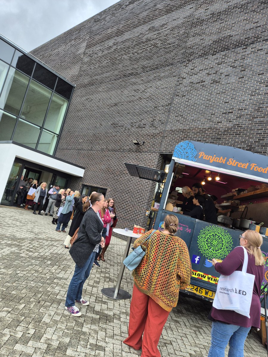 researchEDMK's tweet image. Research-informed people enjoying a lovely lunch
@researchED1 lunch game has been raised today!