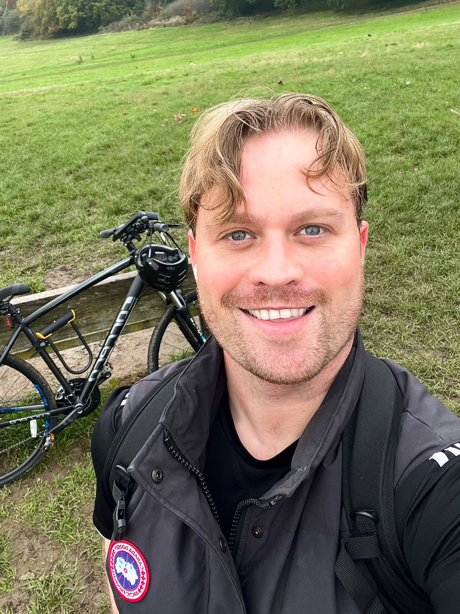 Wholesome autumnal Saturday morning on Hampstead Heath 🥰🍂 #didnotgocruising