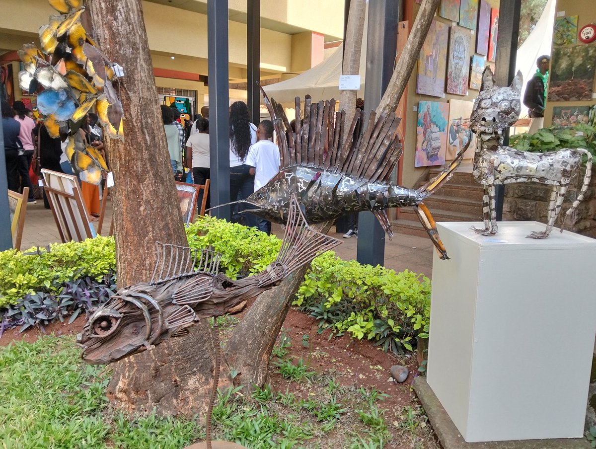 Something fishy going on at the #AffordableArtShowKe 

We're still here, having a fabulous time. 

Don't miss it!  

See pinned tweet for full details