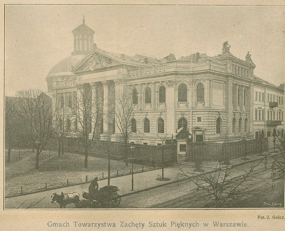 katarzyna_ts's tweet photo. Galeria sztuki współczesnej otwarta w 1900 roku vs. muzeum sztuki nowoczesnej otwarte w 2024 roku. https://t.co/luu3O8hym8