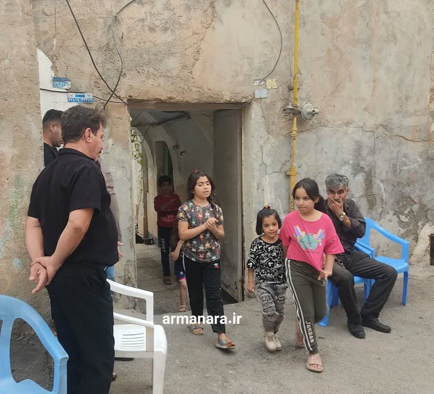 sadra_dev's tweet photo. درب خانه شهید محمدمهدی شاهرخی‌فر در شوشتر
فکر کن انتقام این عزیزان رو نگیریم تا خسروانی ها بتونن دلالیشون رو ادامه بدن
#وعده_صادق۳_مطالبه_ملی https://t.co/XYo83EyVAH