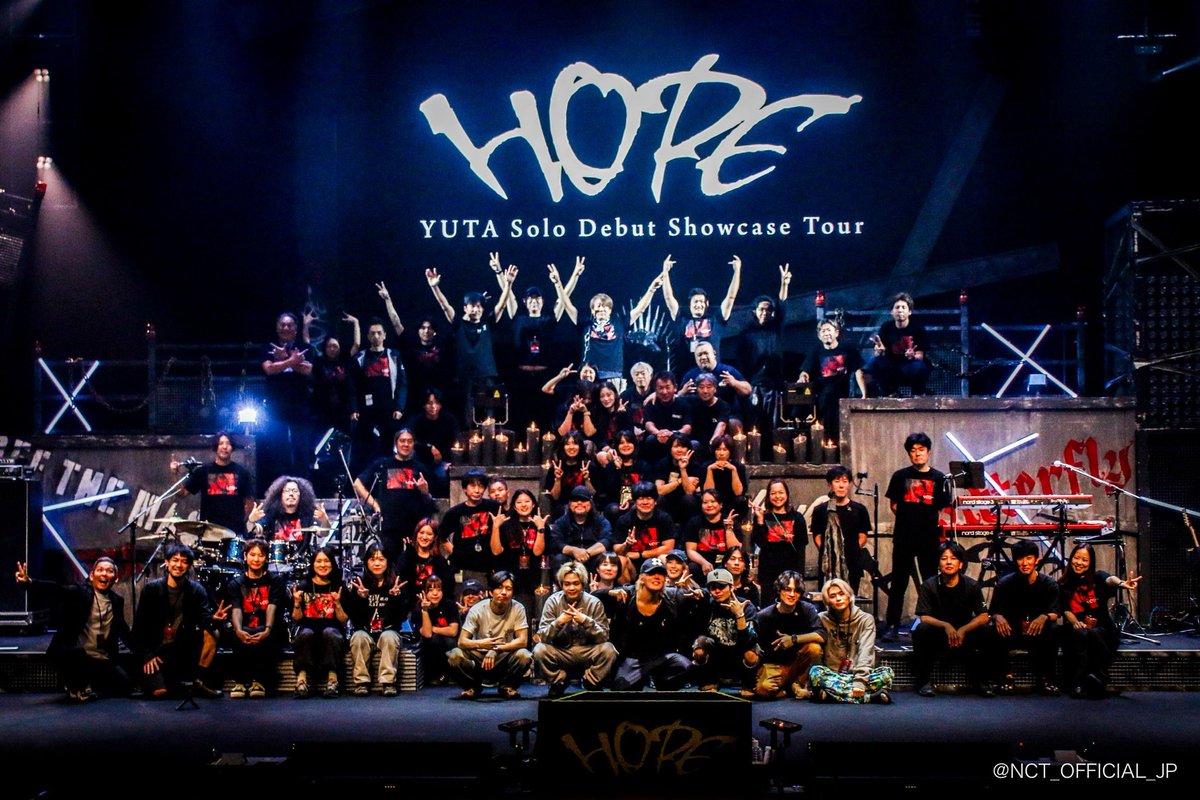 『YUTA Solo Debut Showcase Tour ~ HOPE ~』

最終公演地、大阪・門真1日目。
リハーサル後にバンドメンバー、スタッフと📸

明日の最終公演、楽しみましょう🔥

#YUTA #유타 #ユウタ 
#YUTA_HOPE #YUTA_HOPE_OSAKA
#OffTheMask #YUTA_OffTheMask
#Depth #YUTA_Depth 
#NCT #NCT127
