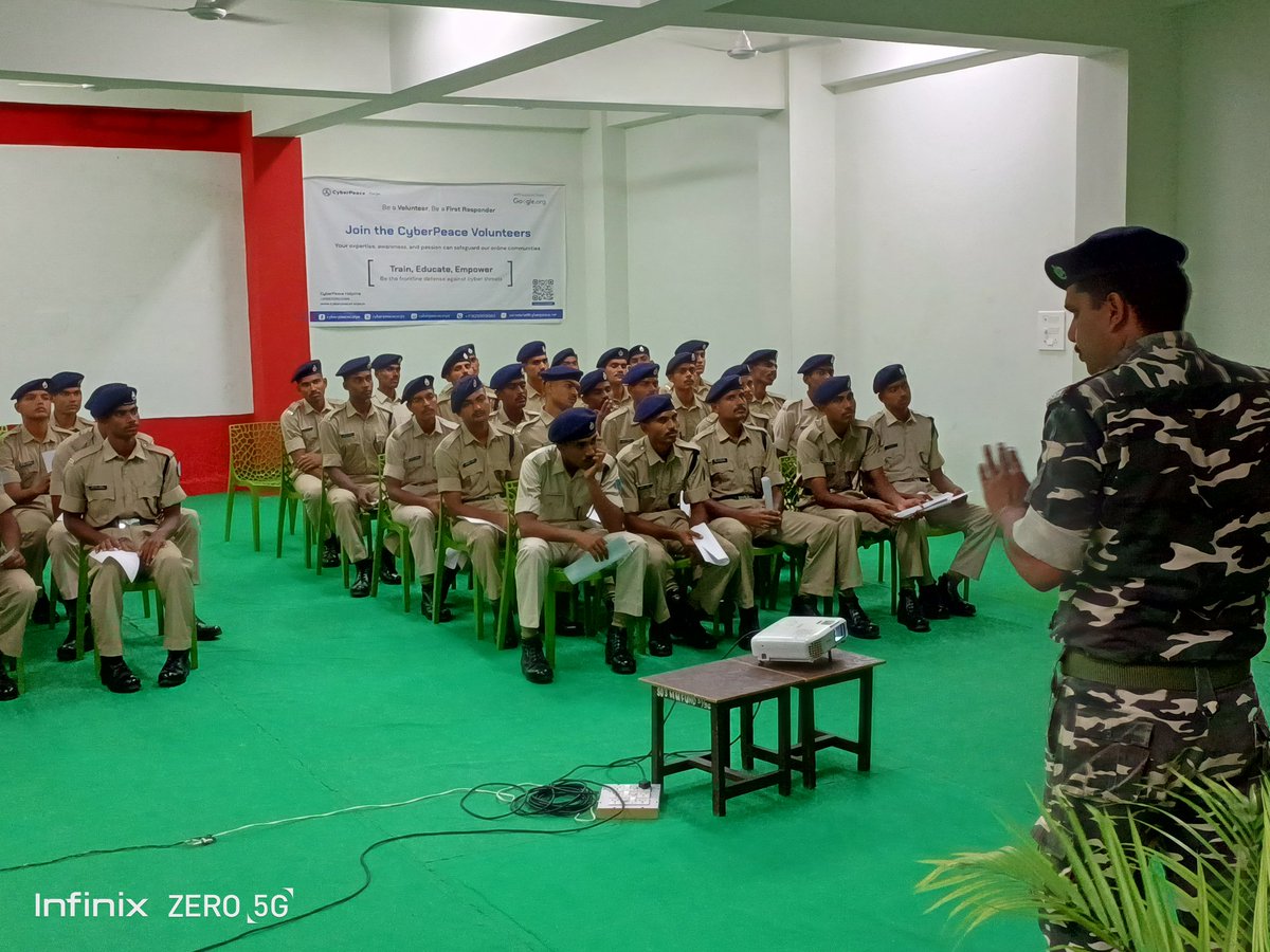 21BnSSB_INDIA's tweet photo. #CyberSecurityAwarenes
21वीं वाहिनी सशस्त्र सीमा बल,बगहा के संचार शाखा द्वारा वाहिनी के बलकार्मिको को #Cybersecurity के बारे में जागरूक किया गया। एवं साइबर अपराध के बारे में अवगत कराया गया।
@SSB_INDIA
@ssbpatna
@ssbshqbettiah
@Cyberdost https://t.co/2o9gF7Mr15