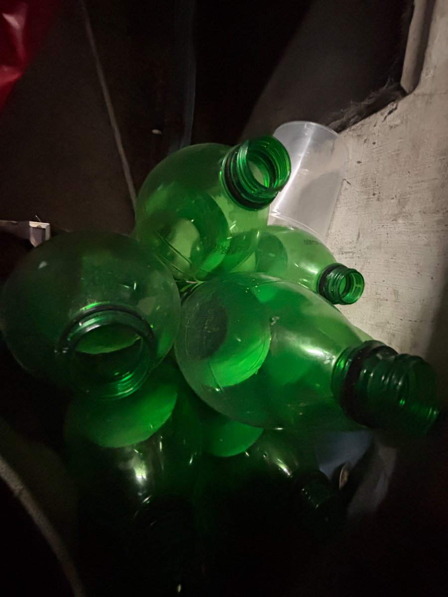 AMauszz's tweet photo. Recycling bottles today helps preserve tomorrow’s planet. Small actions add up to a cleaner, greener, and more sustainable future. ♻️ #GED104GoesZeroWaste https://t.co/kDIqMD1Wck