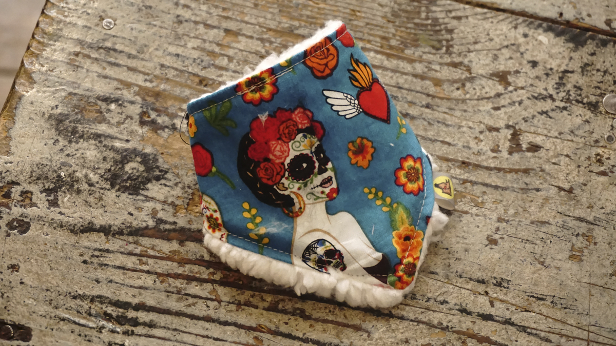 InfoHundsfutter's tweet photo. Wir machen #einzigartiges #veganes #hochwertiges #Hundezuber und #Geschenke #souveniers #andenken #mitbringsel für #Doglovers & #Vegane #gesunde, #handgemachte #natuerliche #Hundesnacks aus nicht #unprozessierten #hochwertigen #Zutaten hundsfutter arbeitet #fair https://t.co/LEoM8EoMJl