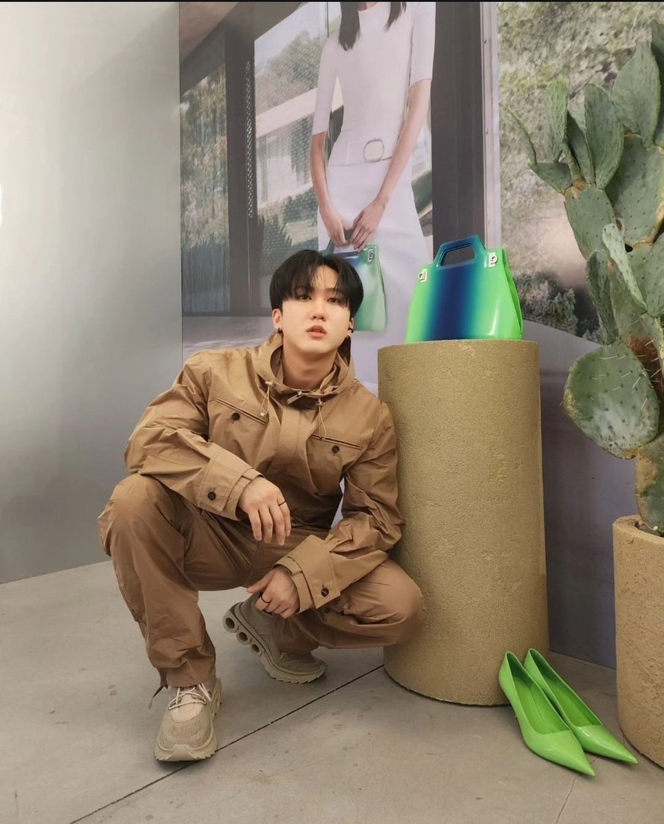 ¿Pueden creer que aquellas diosas están festejando sus #𝟑rd·玩𝚢ǝär? Me vesti elegante  la ocasión y no saben la alegría que siento por estar presenciando su regreso junto con #𝚙ōpʼཊཋྀ۪𝑑ä𝕪s. ♡🫧 Se les adora!

𝕛ü𝘁d͟𝚠aǝ⭒๋࣭  #𝕞𝗈𝗈𝗻ყ !