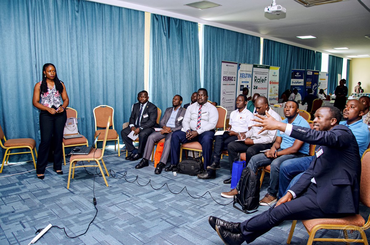 OrthoSocietyUg's tweet photo. Break-Out Panel discussions at the OSU 16th Annual Scientific Conference.

Frame 1: Paediatric Orthopaedics 
Frames 2&amp;3: Sports/Arthroplasty 
Frame 4: Trauma

#16thOSUConference https://t.co/881GT0iKZE