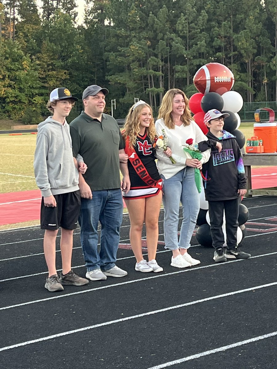 Laura Megronigle tweet media