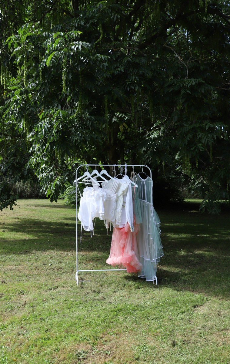 明日はコペンハーゲンでSHIBA CURRY🇩🇰
作家さんたちによるハンドメイドマーケットでは、私のニット作品も初めて販売してみる🧶自分の好きなこと詰め込んだ場を作れるようになって嬉しい💭